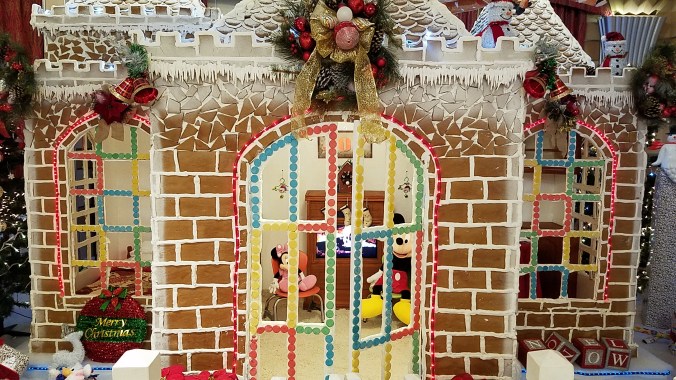 dream-gingerbread-house-11-2016