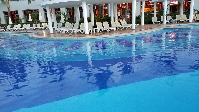 Riu Palace Bavaro pool